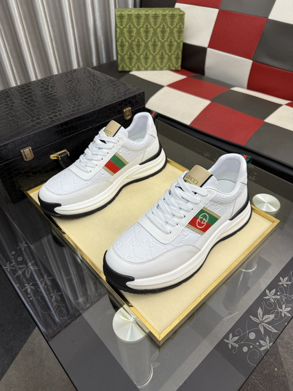 Gucci Men's Green and Red Stripe Low-Top Sneakers